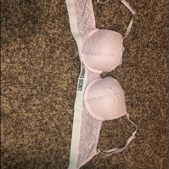 Victoria’s Secret Bra - Picture 1 of 4